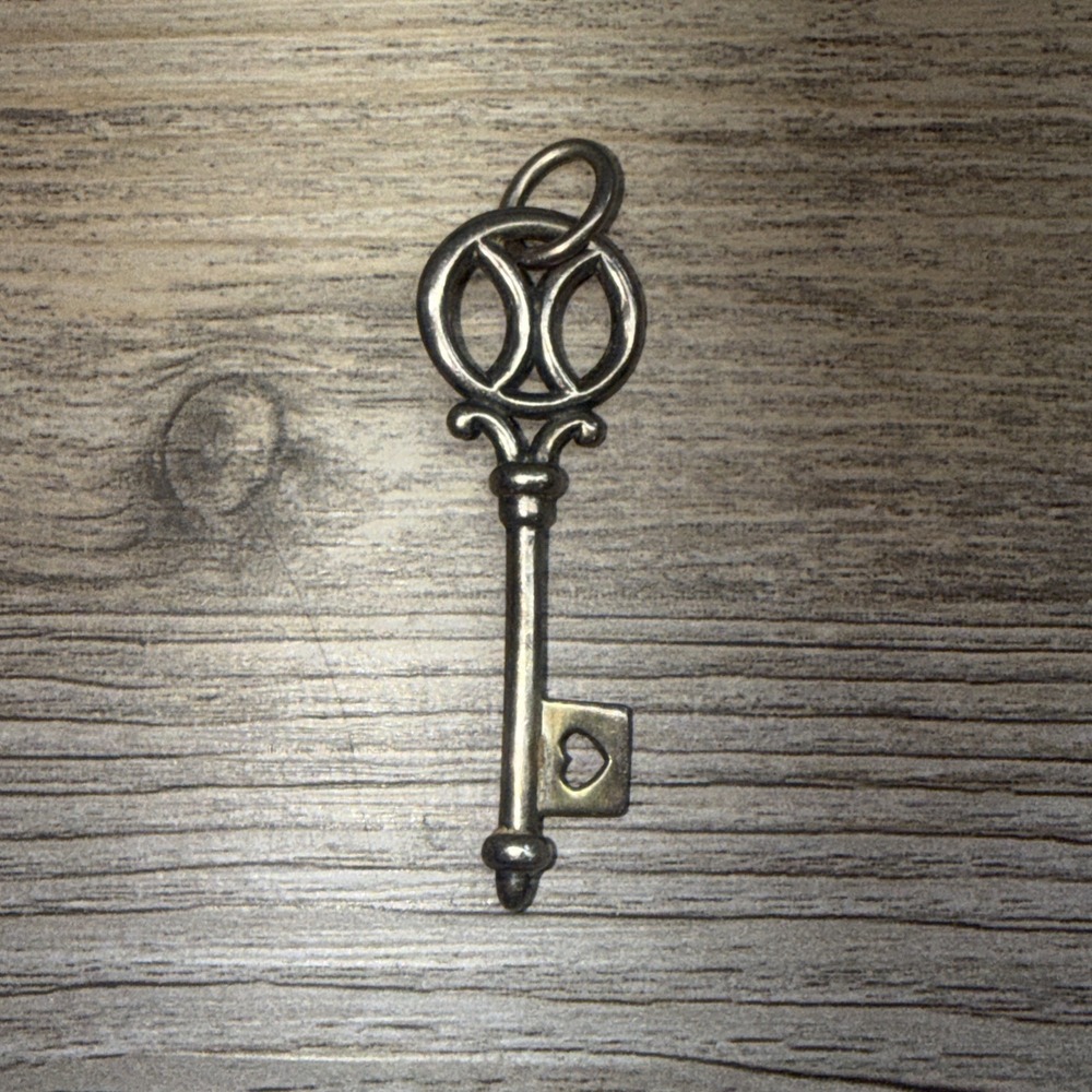 James Avery Retired Silver Key of Devotion Pendant N23